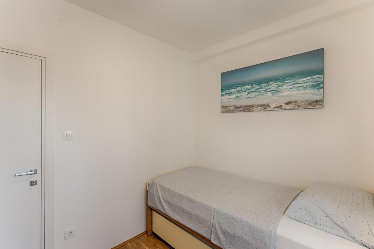 Two Bedroom Apartment Paris Рієка Екстер'єр фото