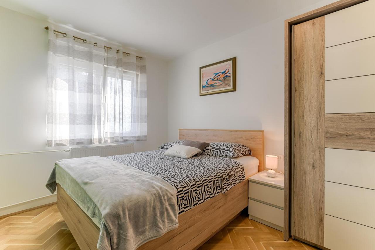 Two Bedroom Apartment Paris Рієка Екстер'єр фото